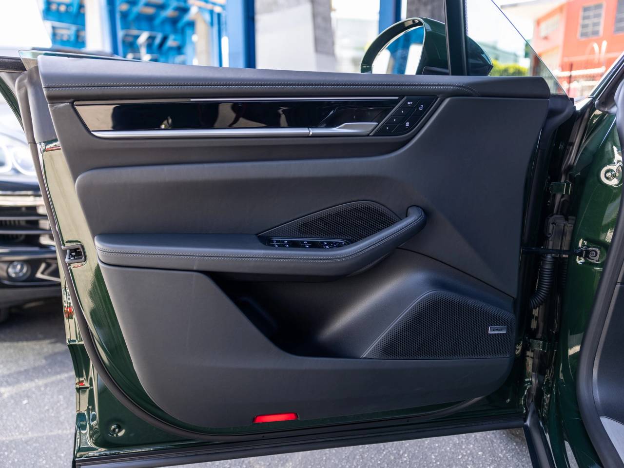 2025 Porsche Macan Electric