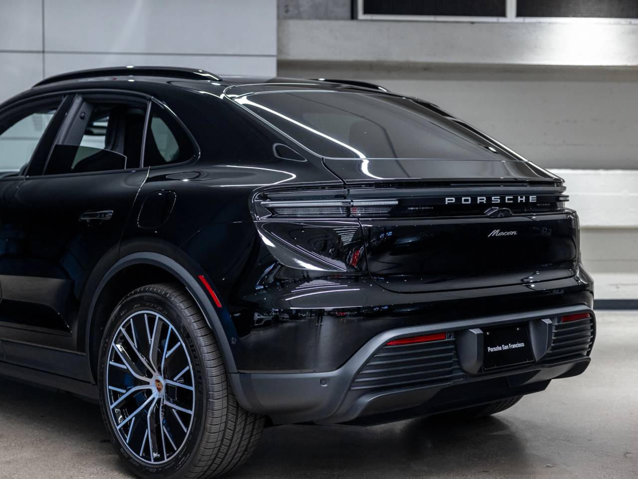 2025 Porsche Macan Macan Electric