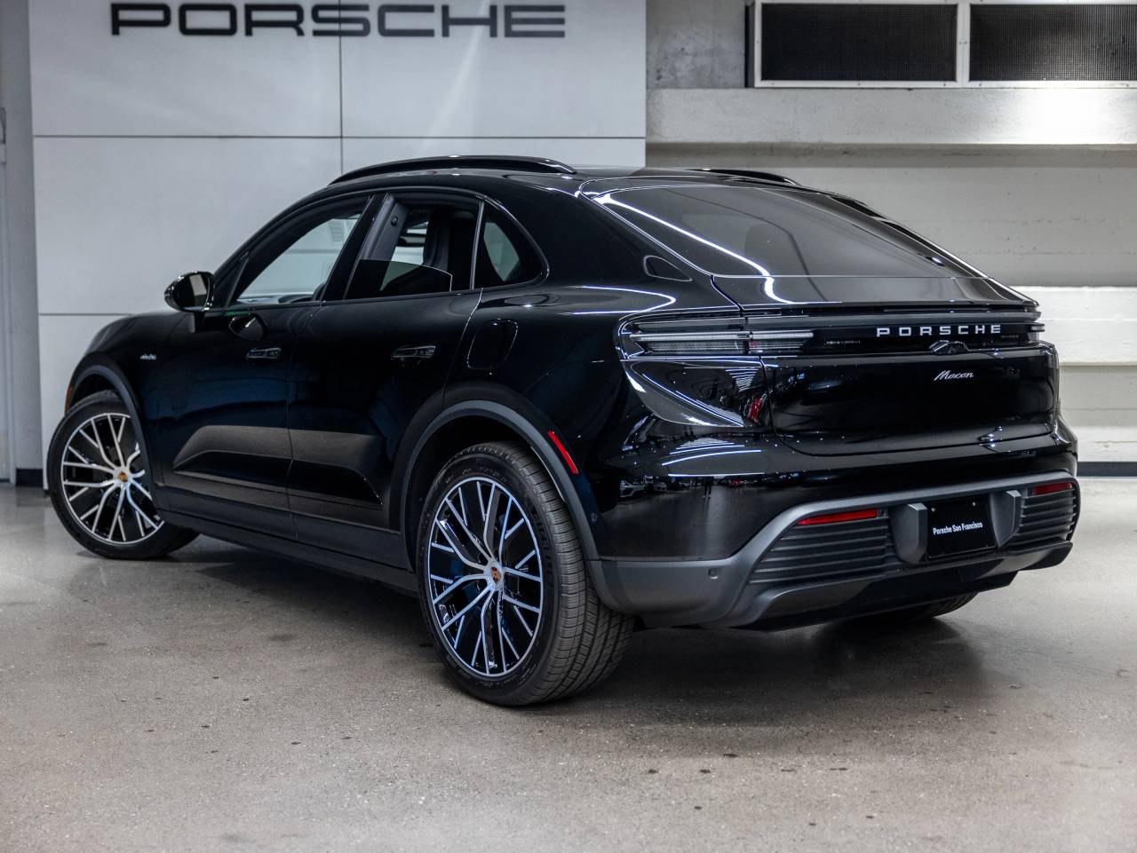2025 Porsche Macan Macan Electric