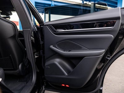 2025 Porsche Macan Macan Electric