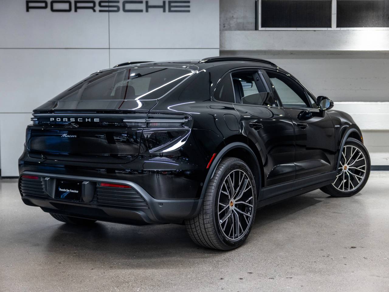 2025 Porsche Macan Macan Electric