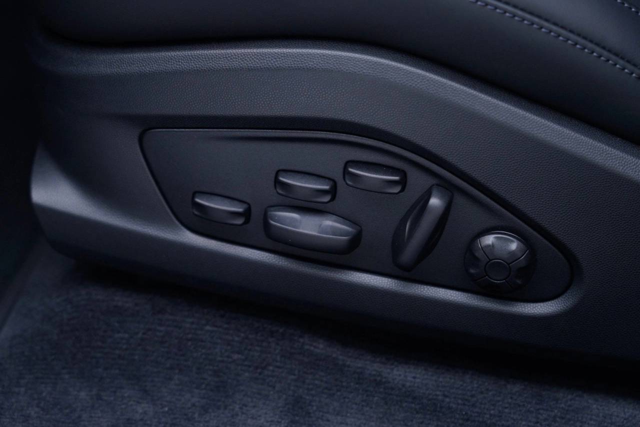 2025 Porsche Macan Macan Electric