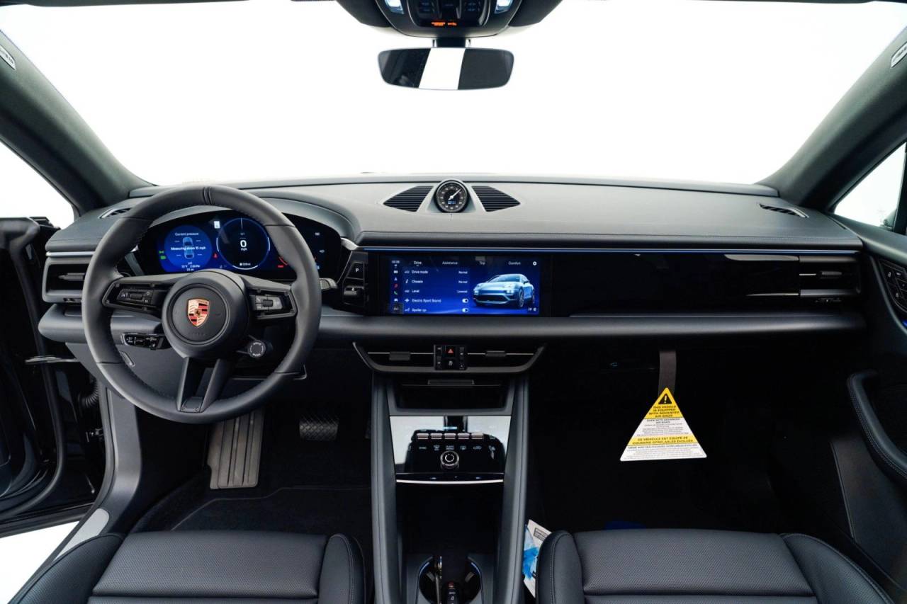2025 Porsche Macan Macan Electric