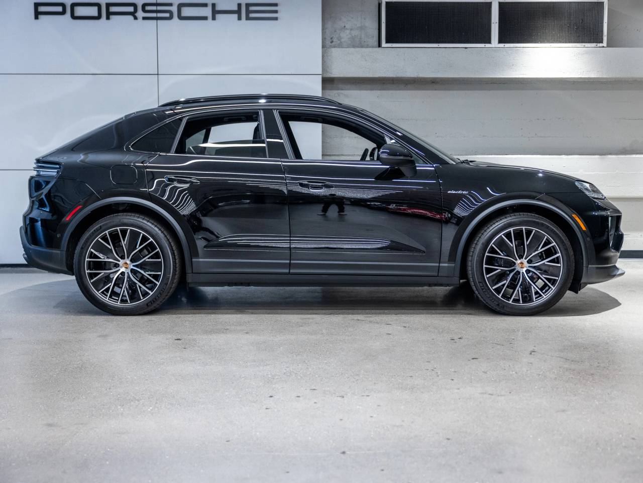 2025 Porsche Macan Macan Electric