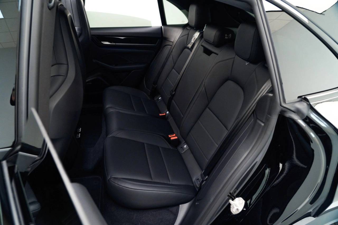 2025 Porsche Macan Macan Electric