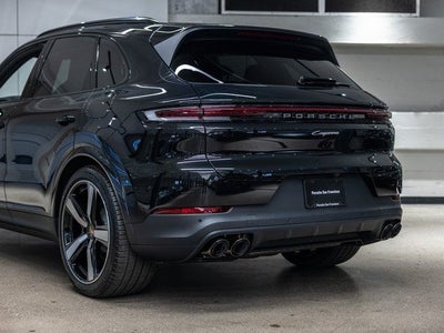 2026 Porsche Cayenne E-Hybrid Base