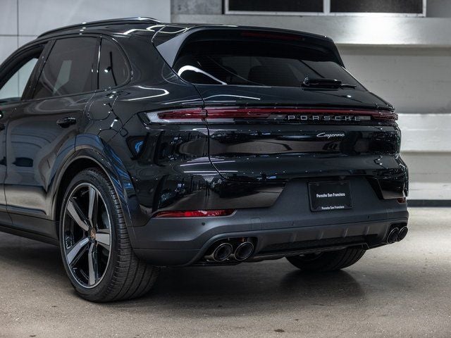 2026 Porsche Cayenne E-Hybrid Base