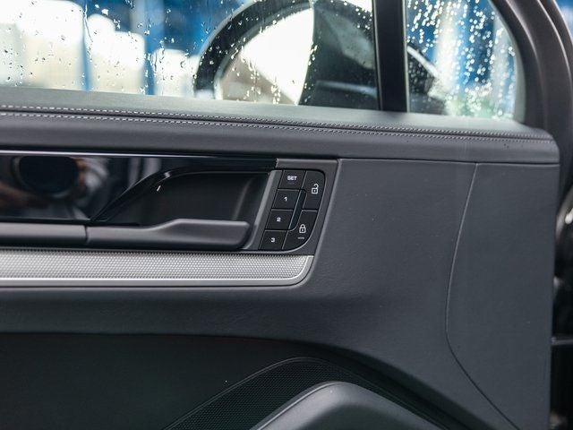 2026 Porsche Cayenne E-Hybrid Base