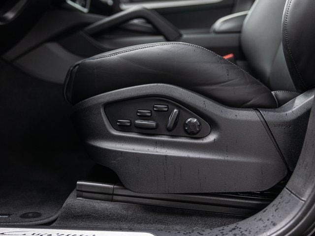 2026 Porsche Cayenne E-Hybrid Base