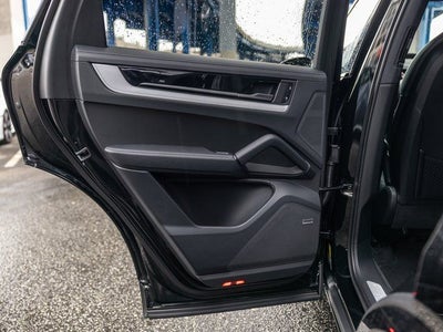 2026 Porsche Cayenne E-Hybrid Base