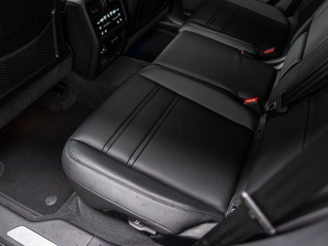 2026 Porsche Cayenne E-Hybrid Base