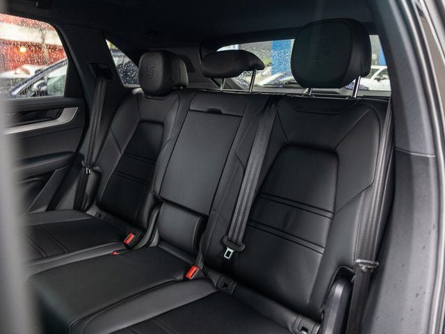 2026 Porsche Cayenne E-Hybrid Base