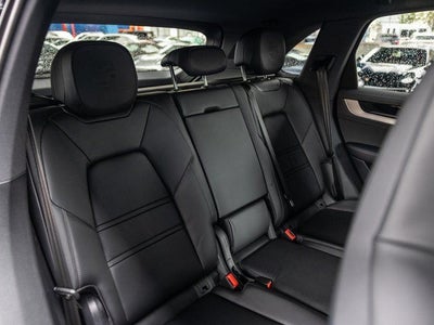 2026 Porsche Cayenne E-Hybrid Base