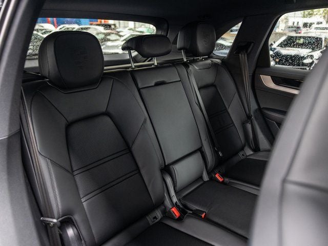 2026 Porsche Cayenne E-Hybrid Base