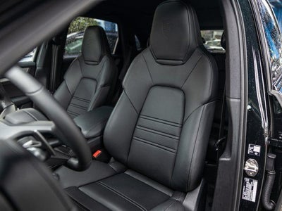 2026 Porsche Cayenne E-Hybrid Base