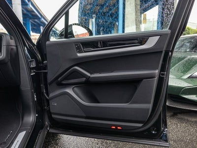 2026 Porsche Cayenne E-Hybrid Base