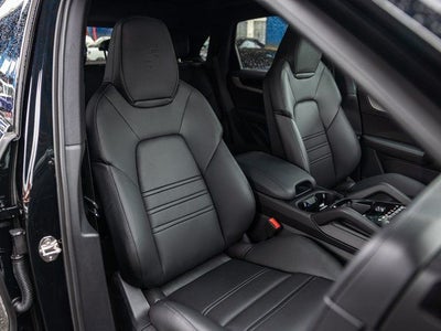 2026 Porsche Cayenne E-Hybrid Base