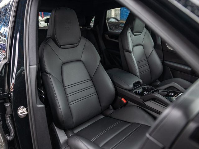 2026 Porsche Cayenne E-Hybrid Base