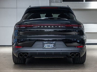 2026 Porsche Cayenne E-Hybrid Base