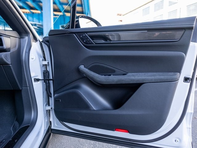 2026 Porsche Macan Macan GTS Electric