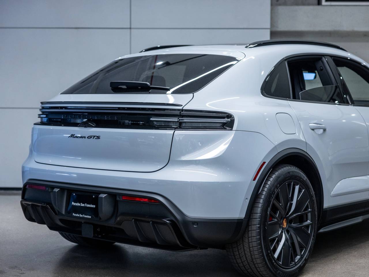 2026 Porsche Macan Macan GTS Electric