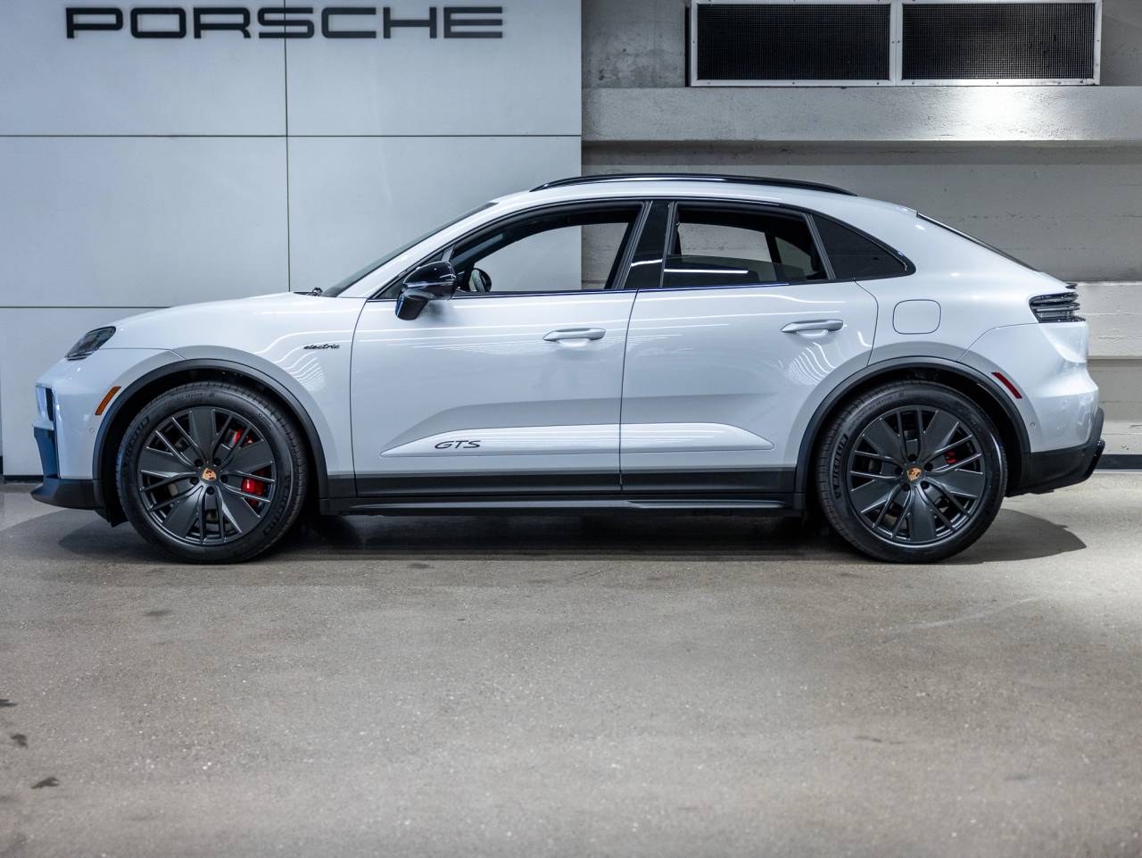 2026 Porsche Macan Macan GTS Electric