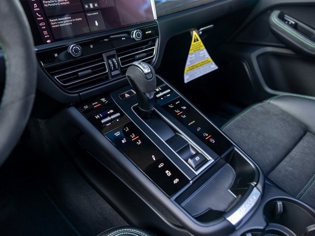 2026 Porsche Macan Macan GTS