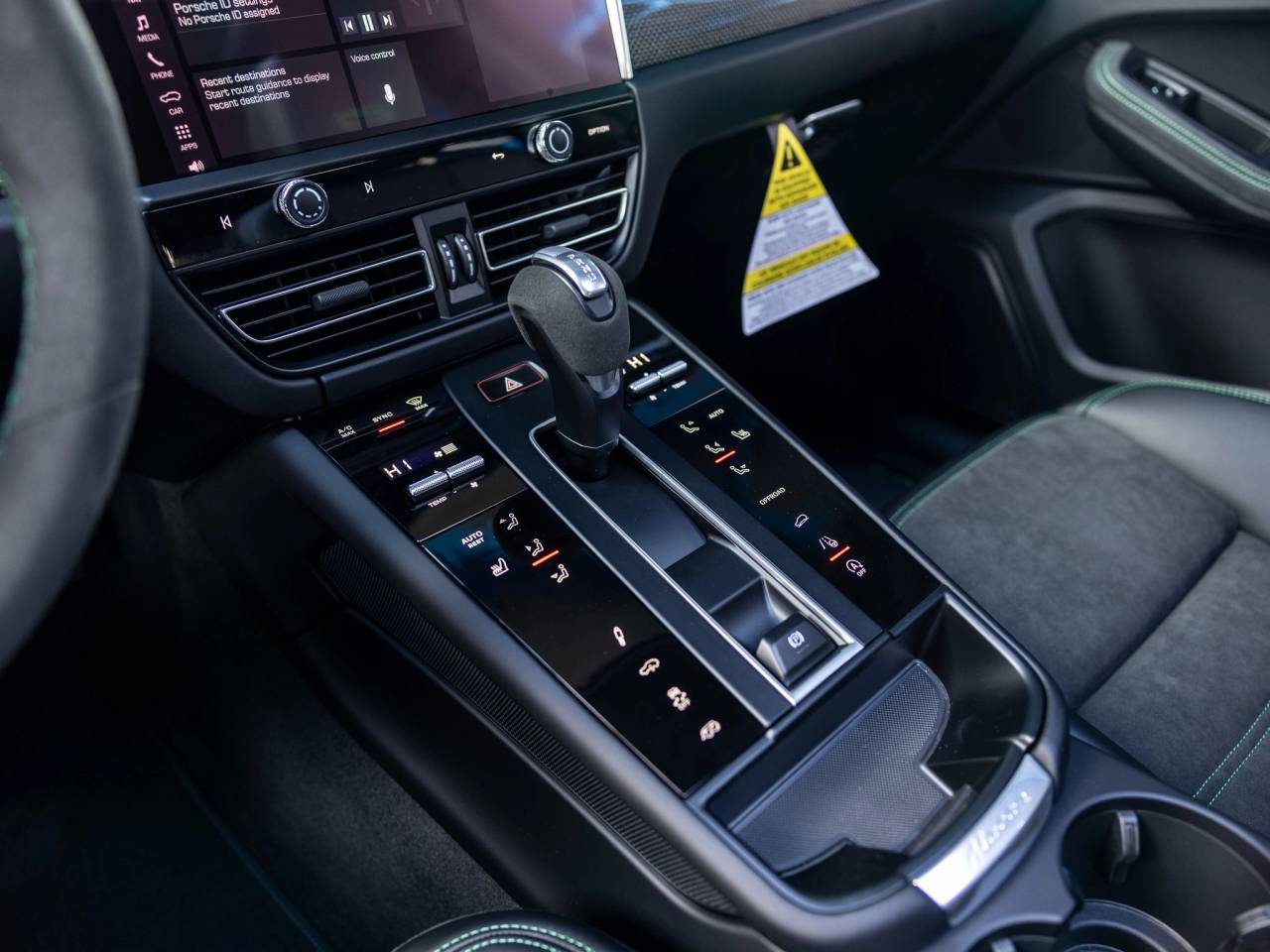 2026 Porsche Macan Macan GTS