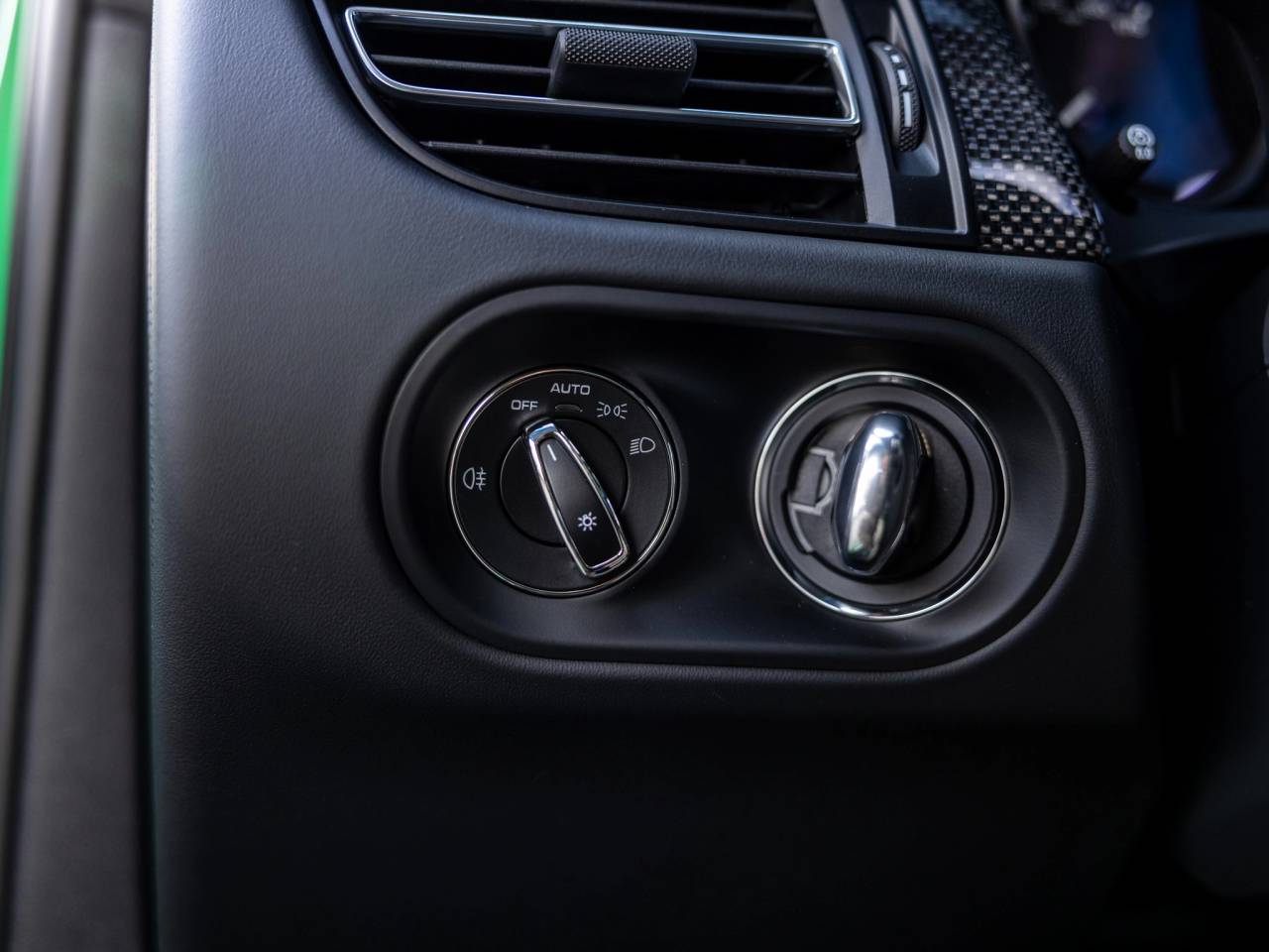 2026 Porsche Macan Macan GTS