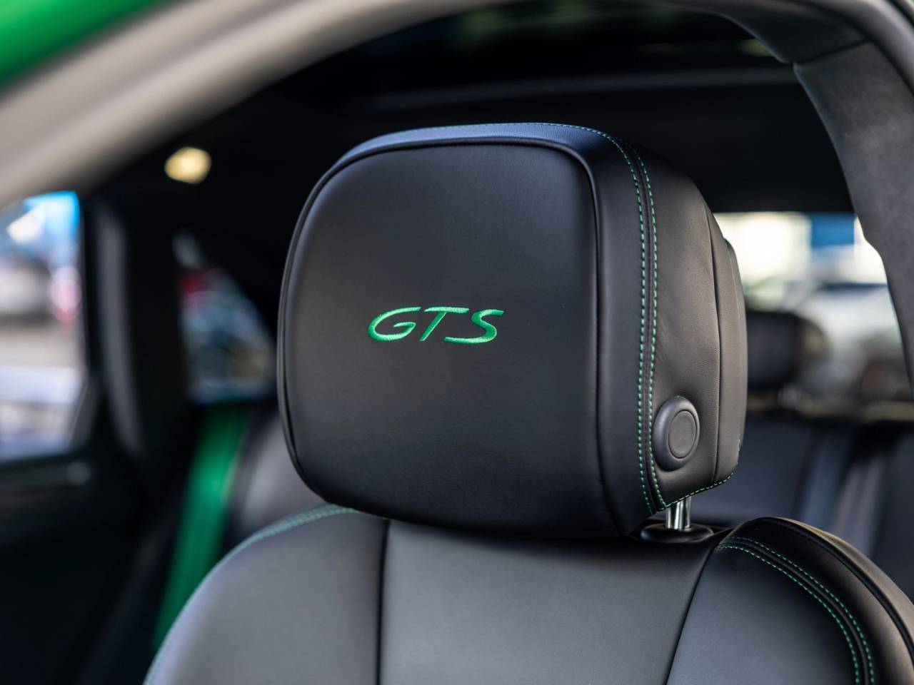 2026 Porsche Macan Macan GTS