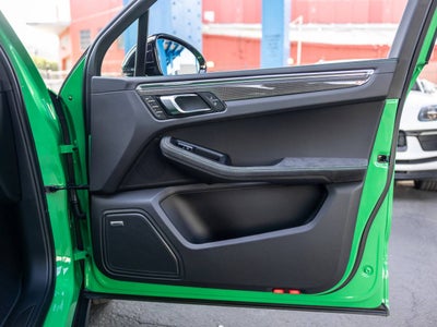 2026 Porsche Macan Macan GTS