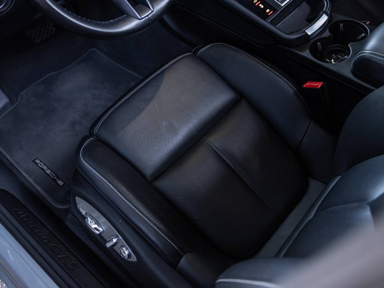 2022 Porsche Macan Macan GTS