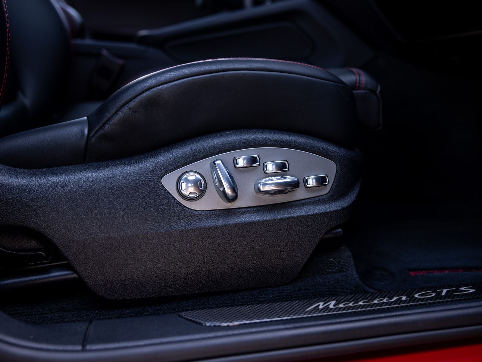 2024 Porsche Macan GTS