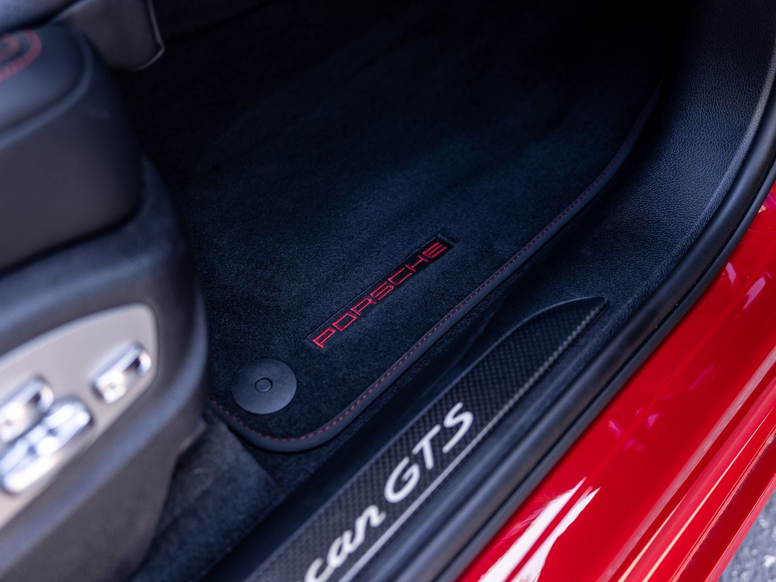 2024 Porsche Macan GTS