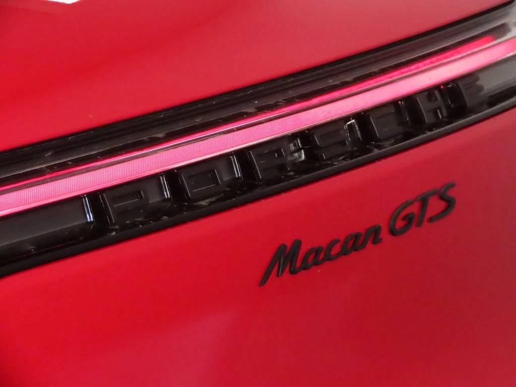 2026 Porsche Macan Macan GTS