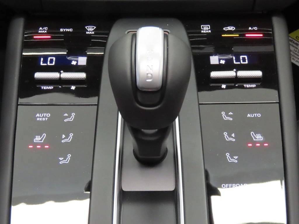 2026 Porsche Macan Macan GTS