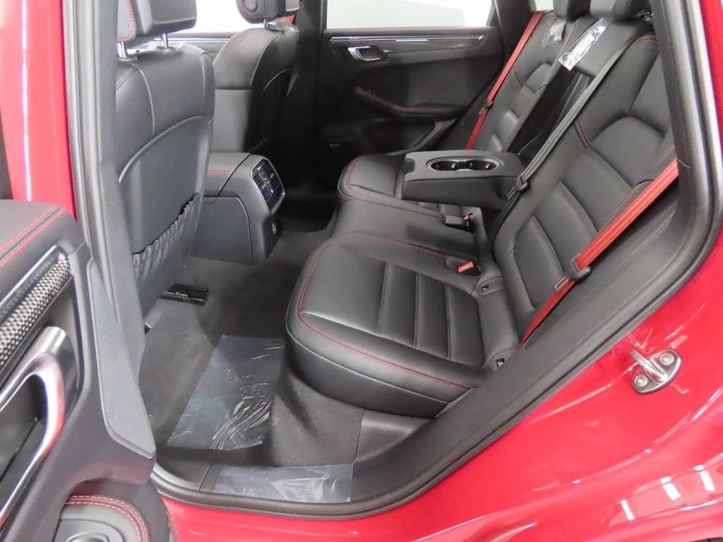 2026 Porsche Macan Macan GTS