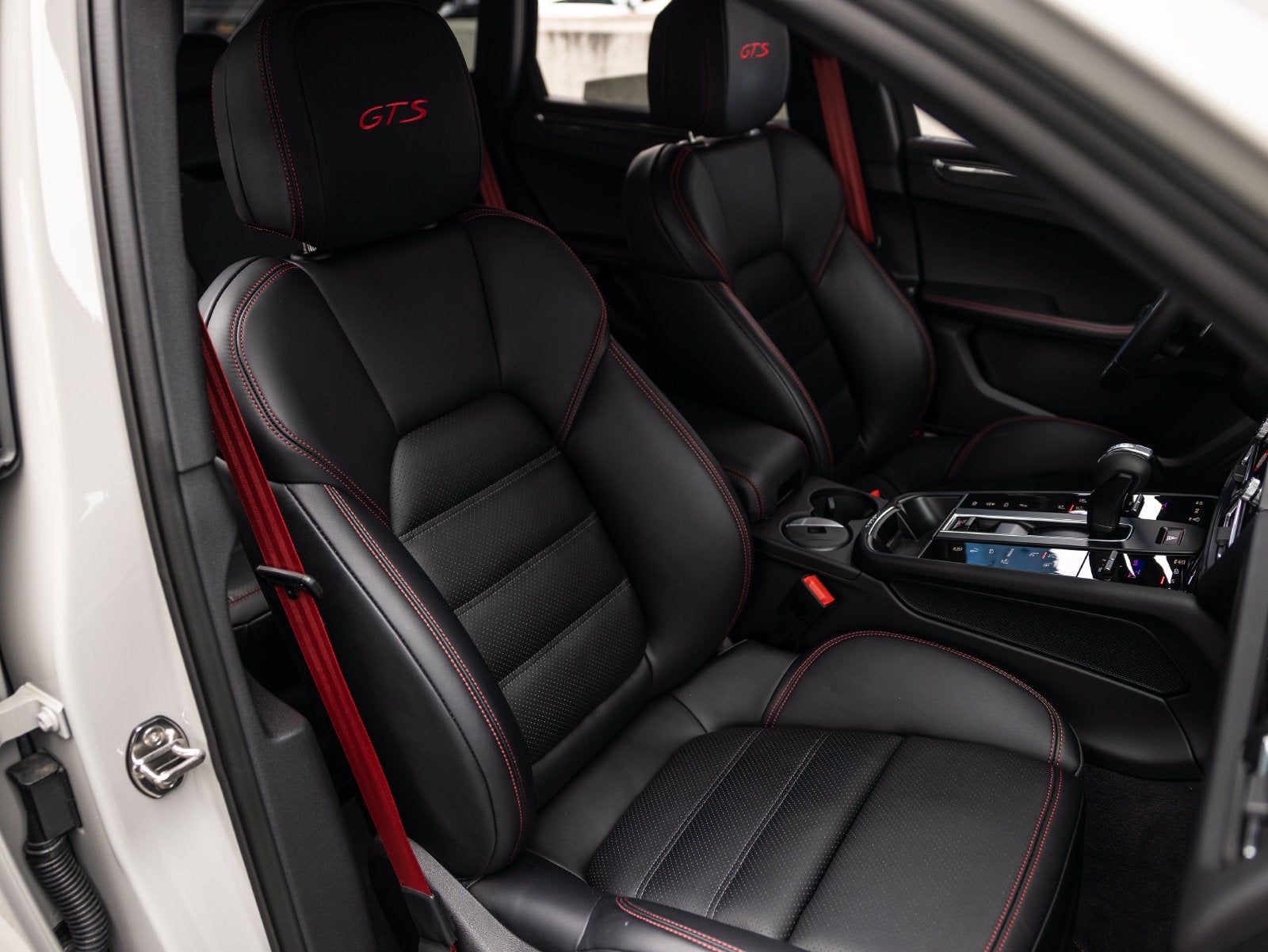 2026 Porsche Macan Macan GTS