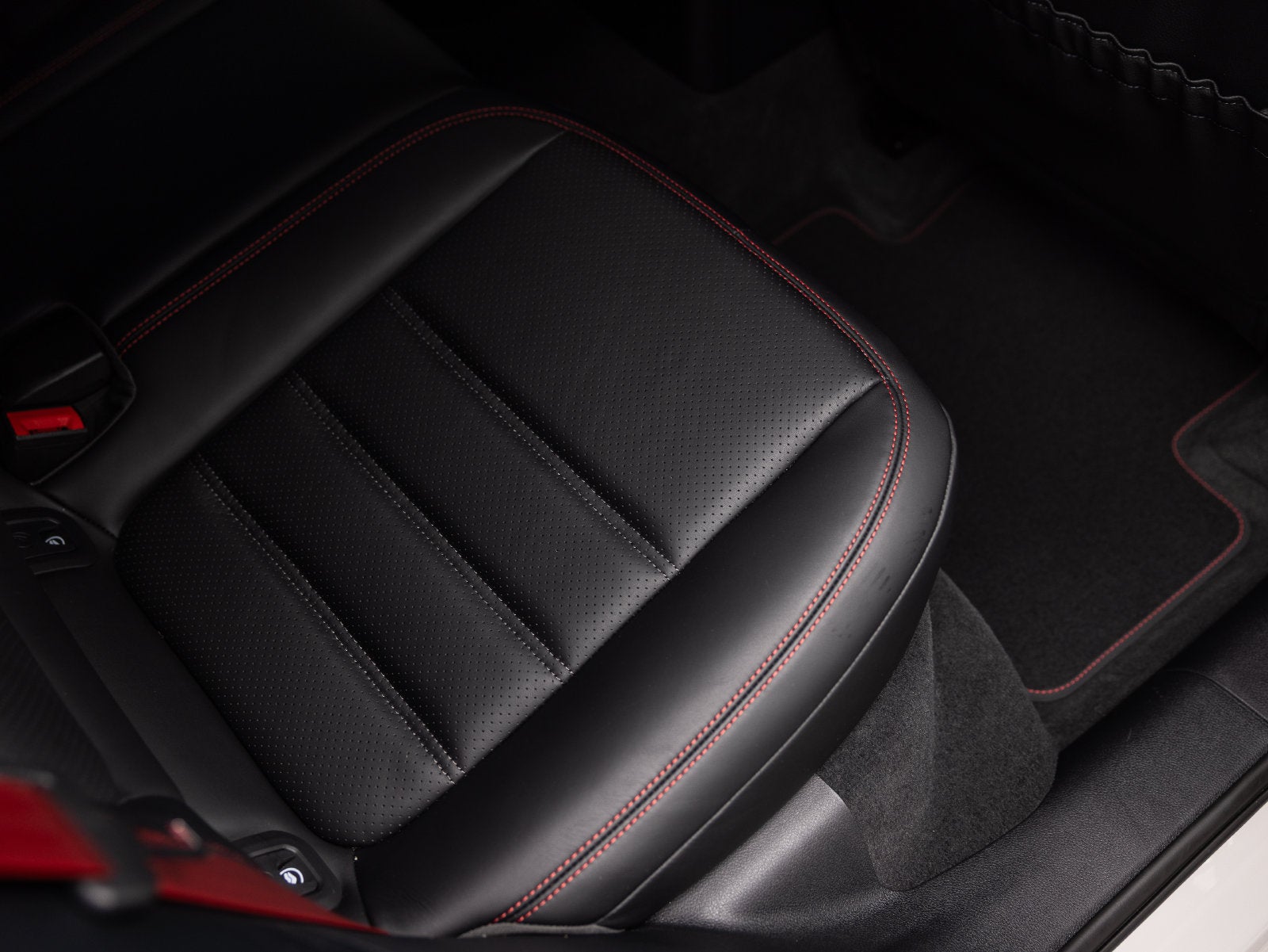2026 Porsche Macan Macan GTS