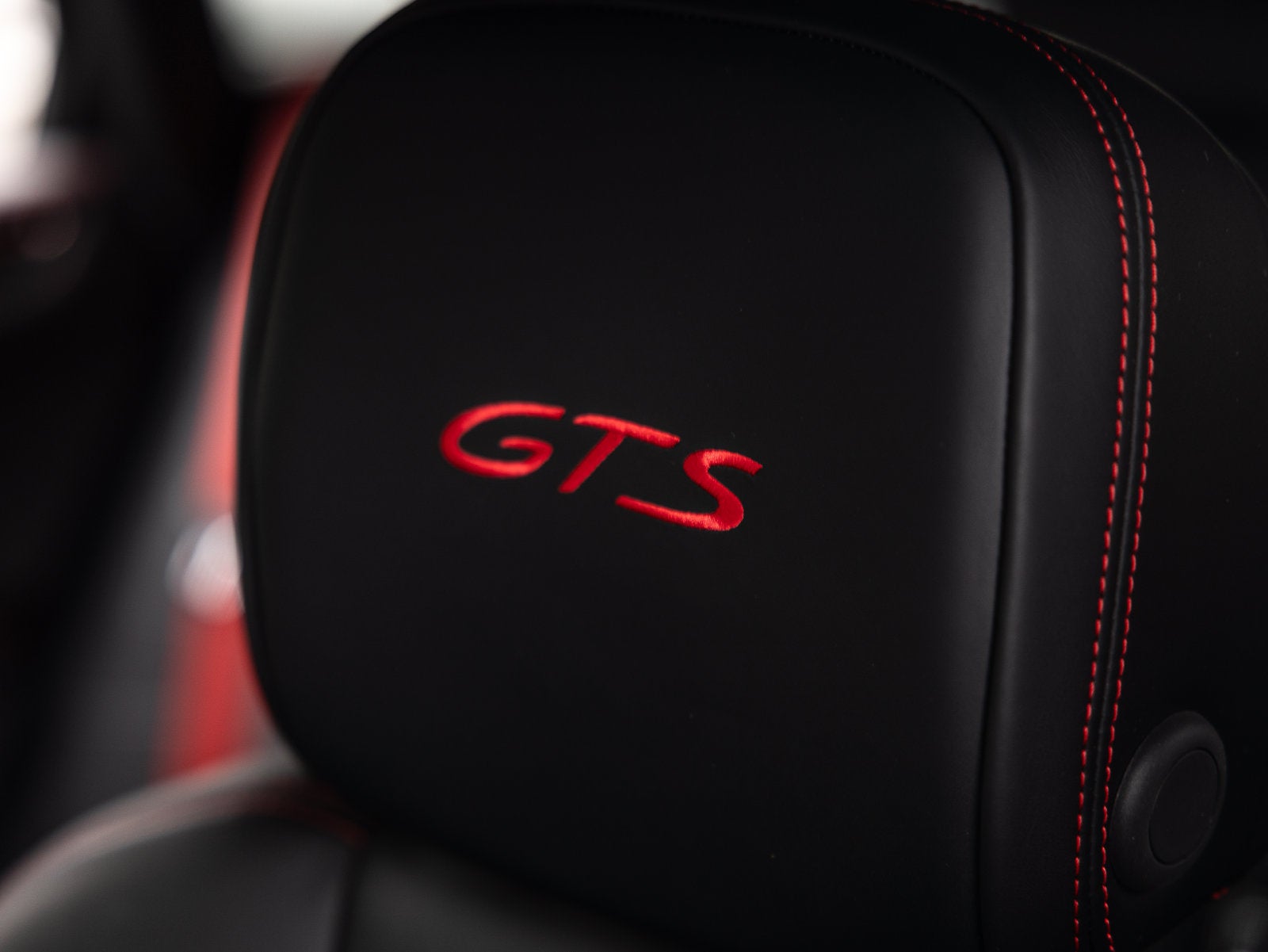 2026 Porsche Macan Macan GTS
