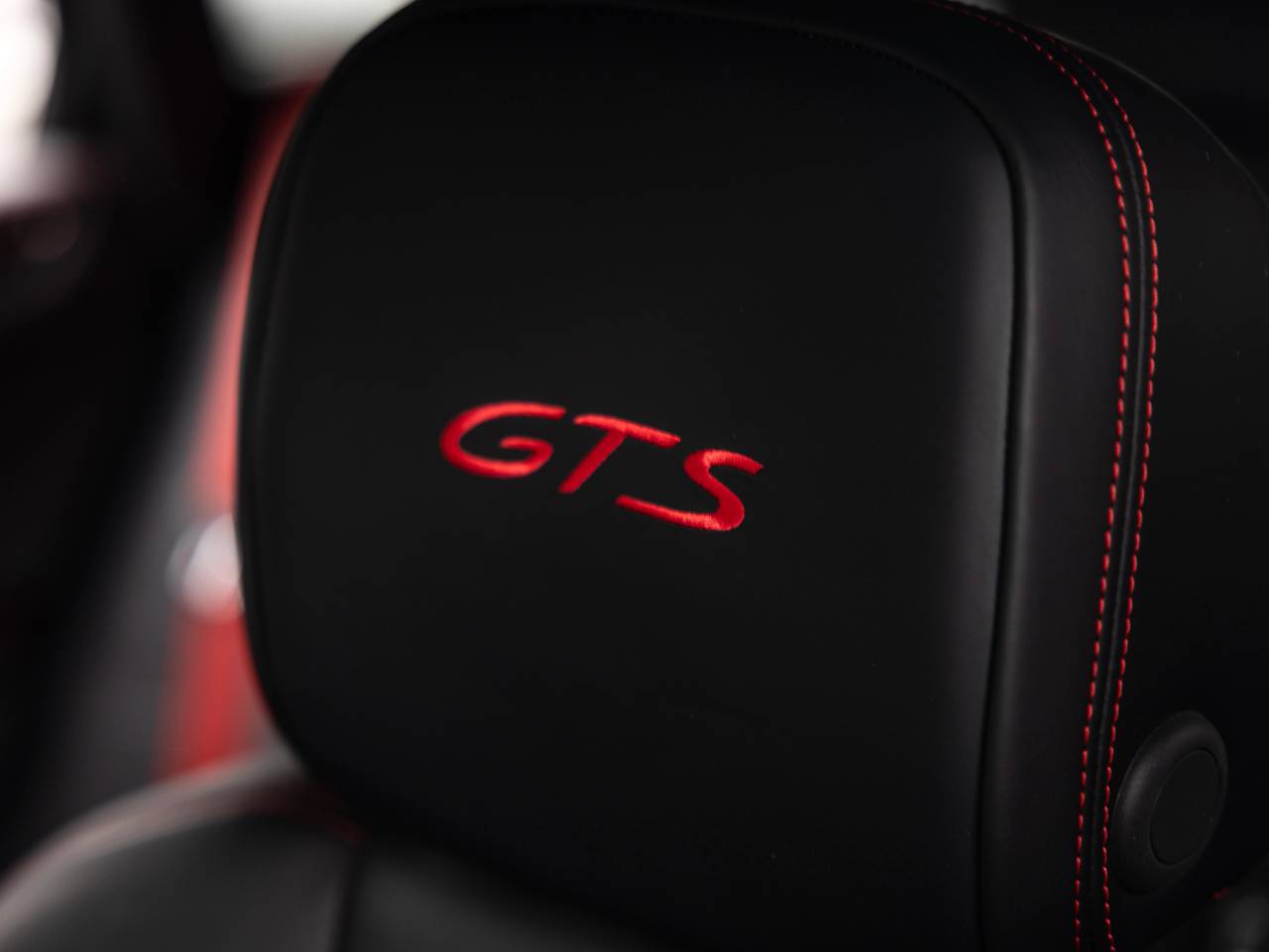 2026 Porsche Macan Macan GTS