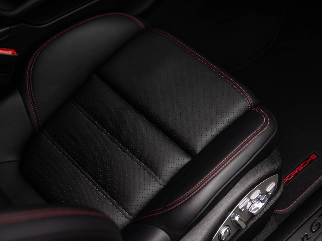 2026 Porsche Macan Macan GTS