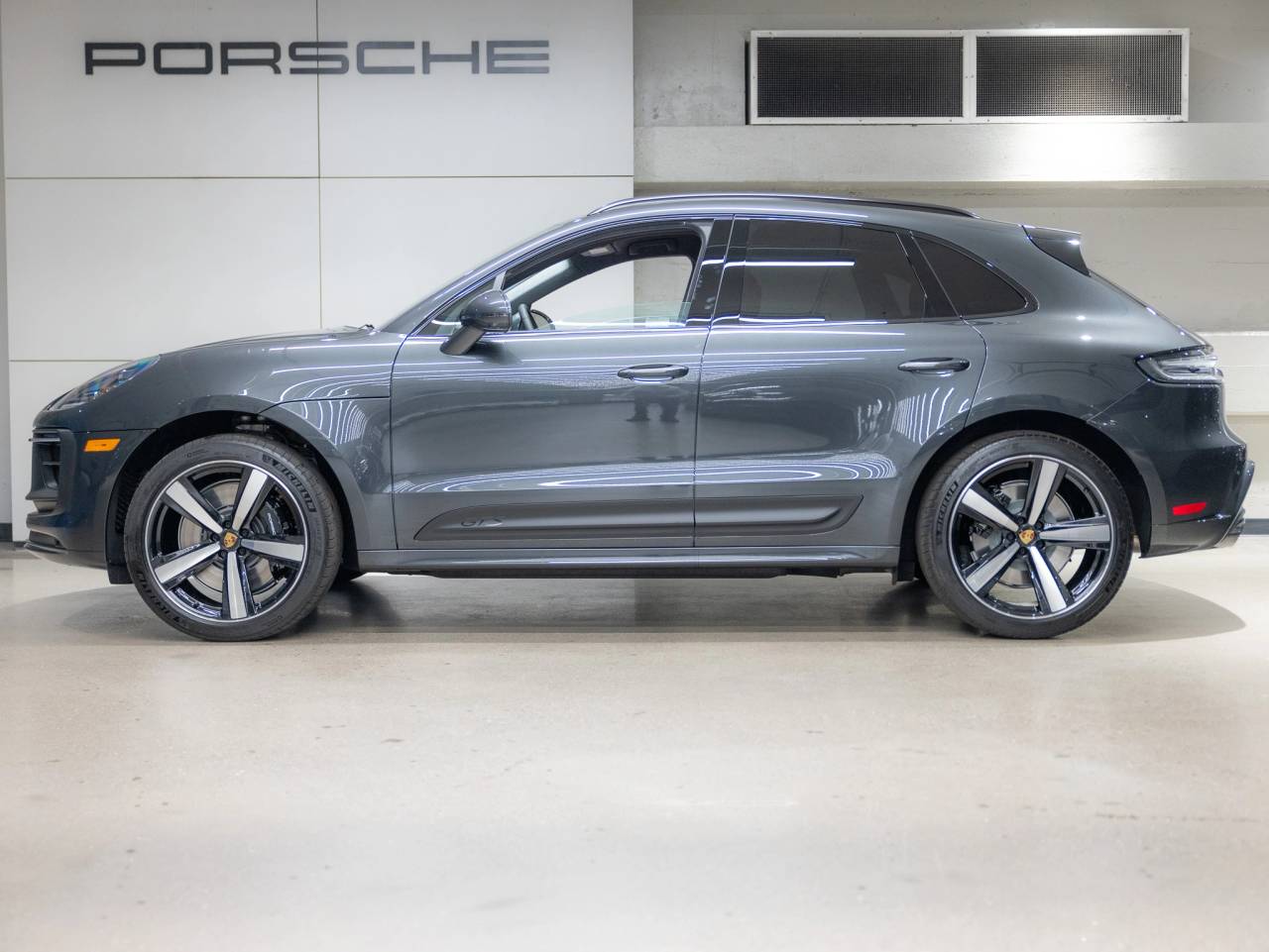 2026 Porsche Macan Macan GTS