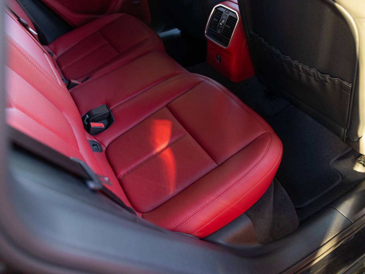 2026 Porsche Macan Macan GTS