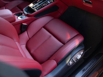 2026 Porsche Macan Macan GTS