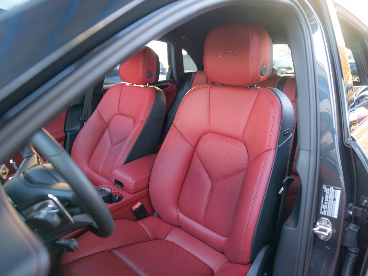 2026 Porsche Macan Macan GTS