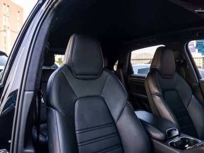2023 Porsche Cayenne Turbo