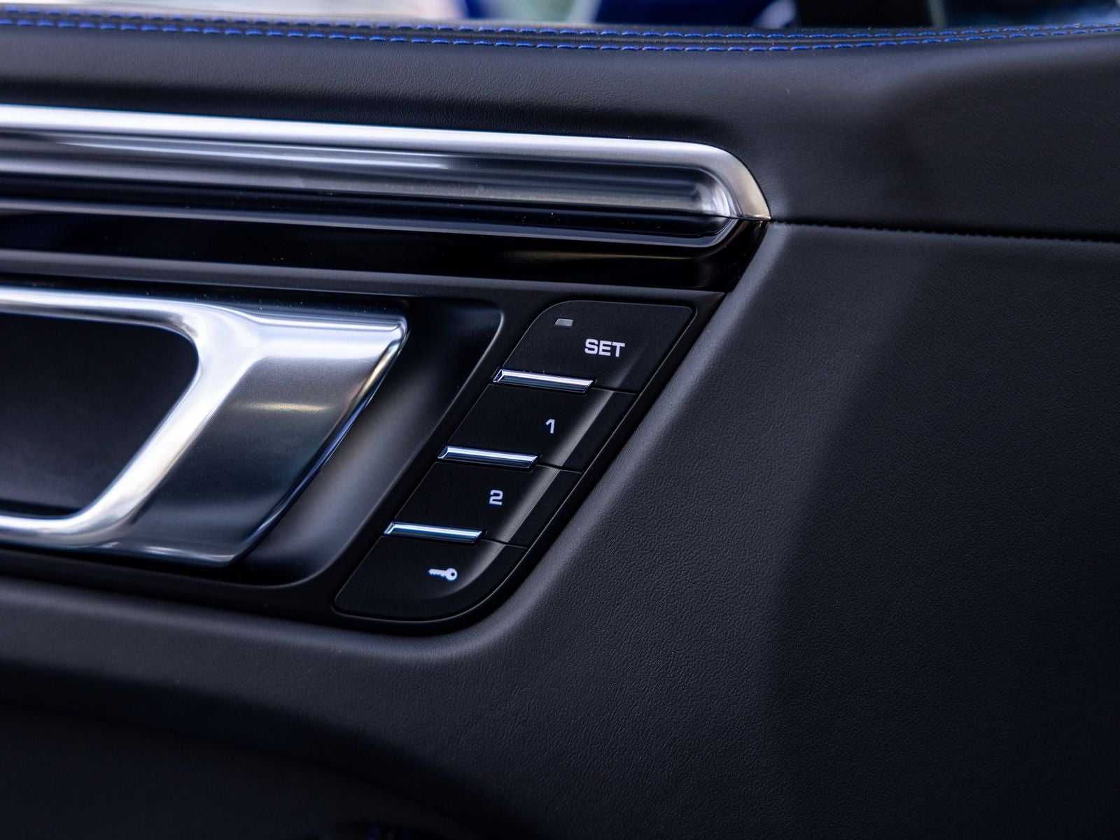 2023 Porsche Macan Macan S (MY23)