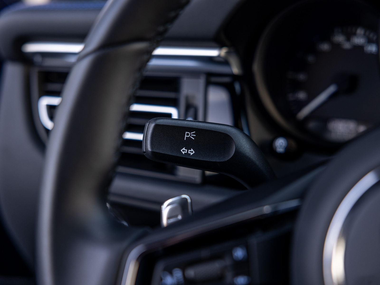 2023 Porsche Macan Macan S (MY23)