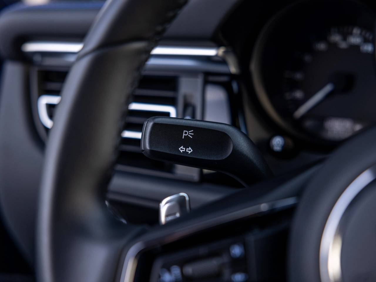 2023 Porsche Macan Macan S (MY23)